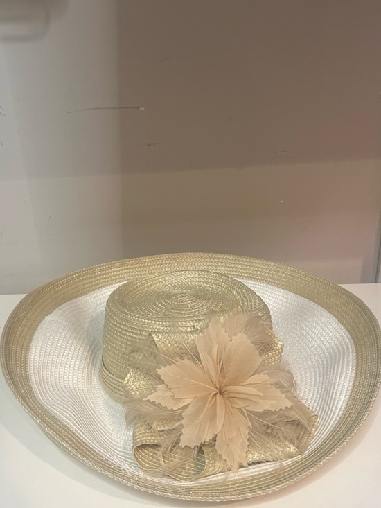 NWOT August Hat Company Wide Brim Straw Hat Beige Gold Church Derby Wedding main image 5